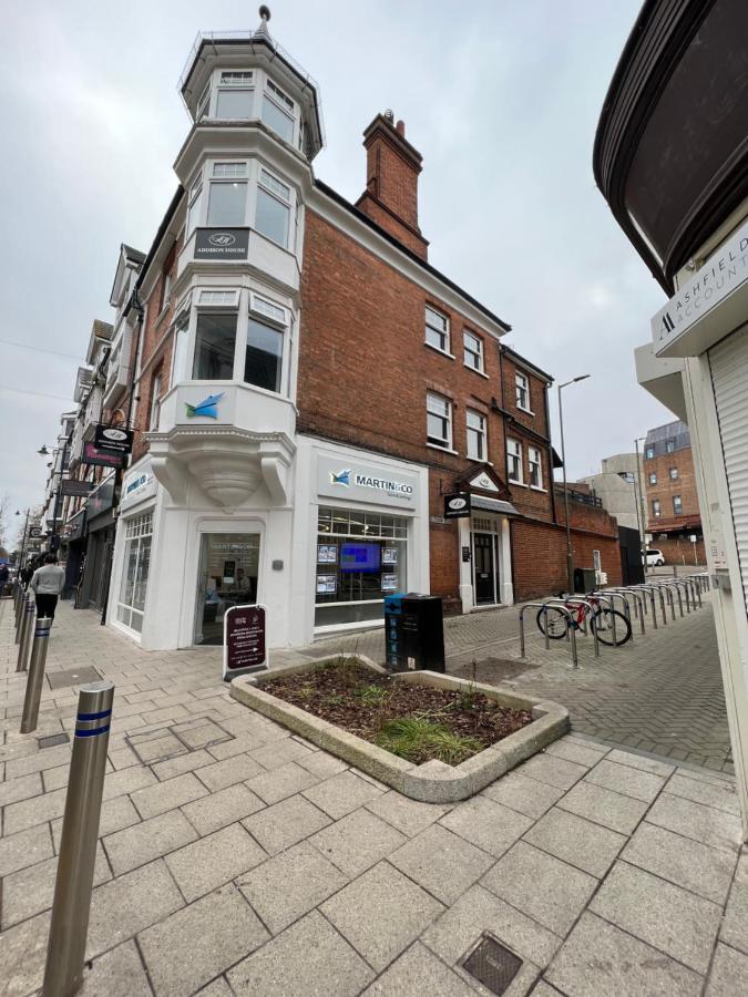 Addison House Hotel Woking Exterior photo